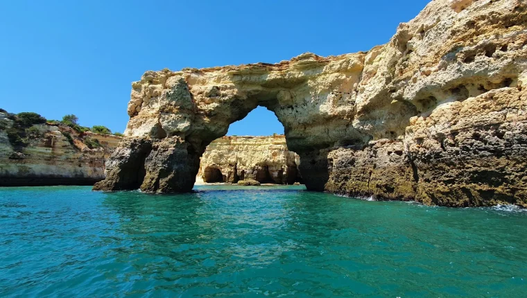 seacret-tours-beach-rocks-algarve